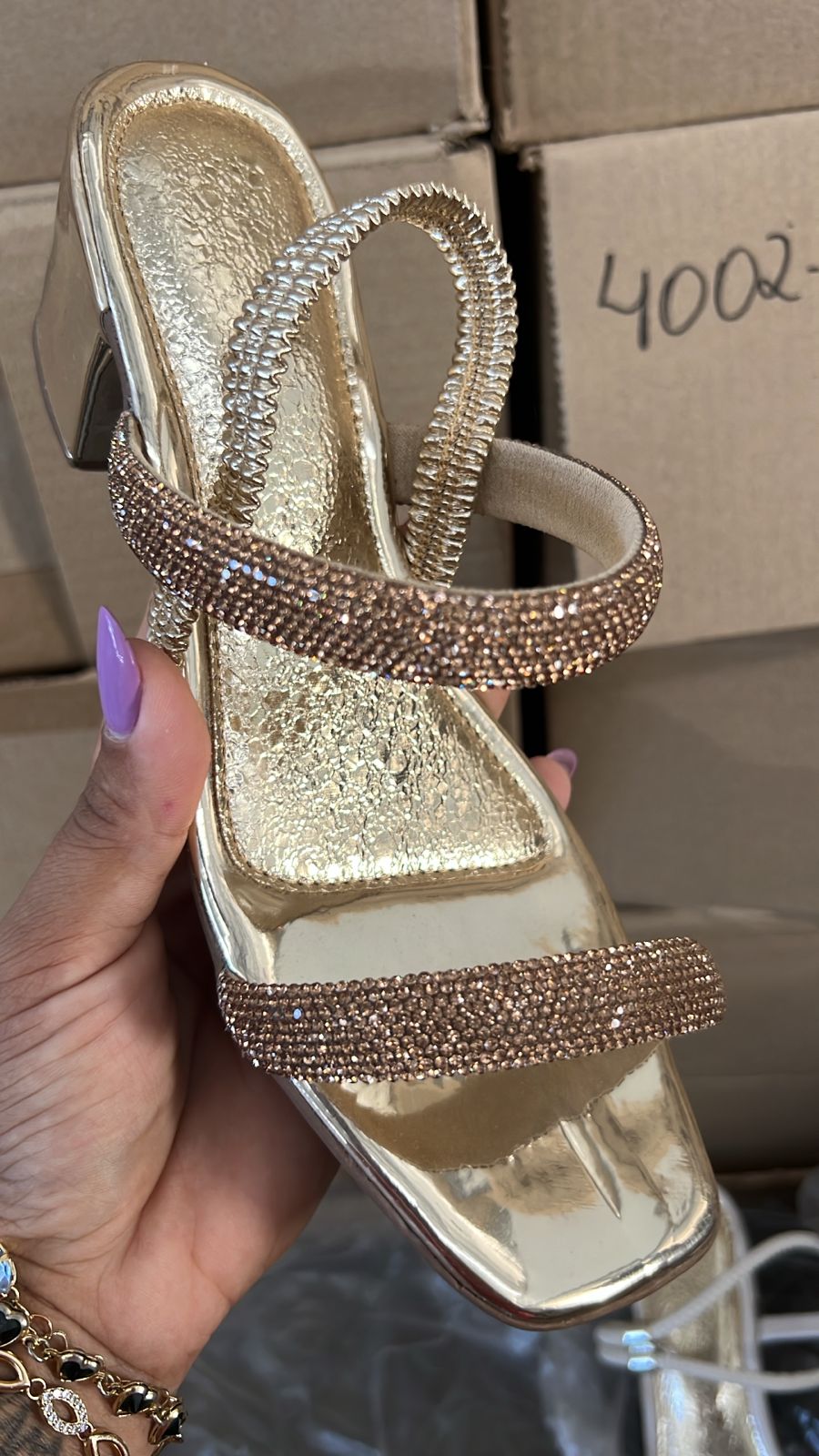 sandalia salto prata
numero 36